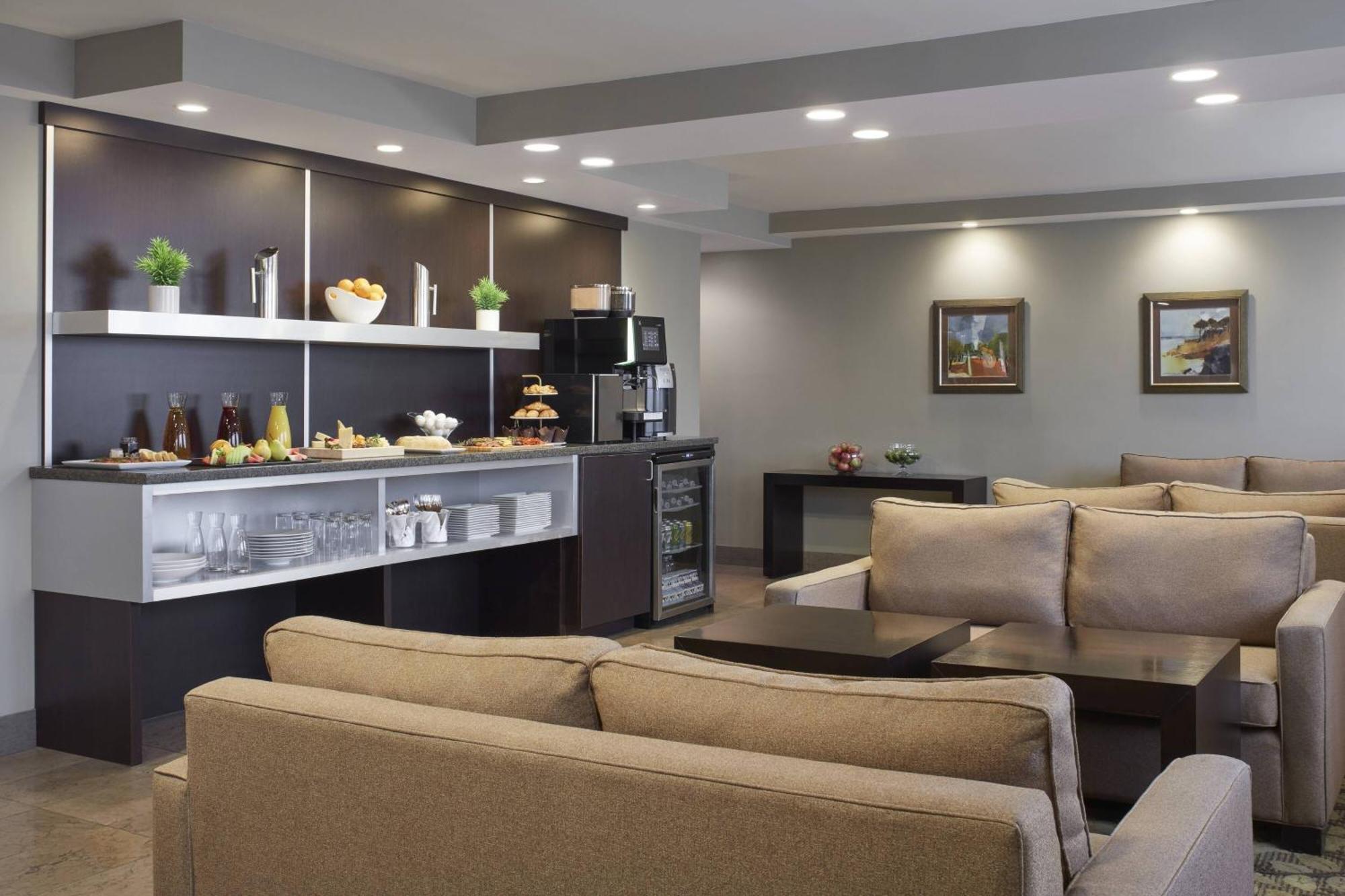 Delta Hotels by Marriott Beausejour Moncton Exteriör bild