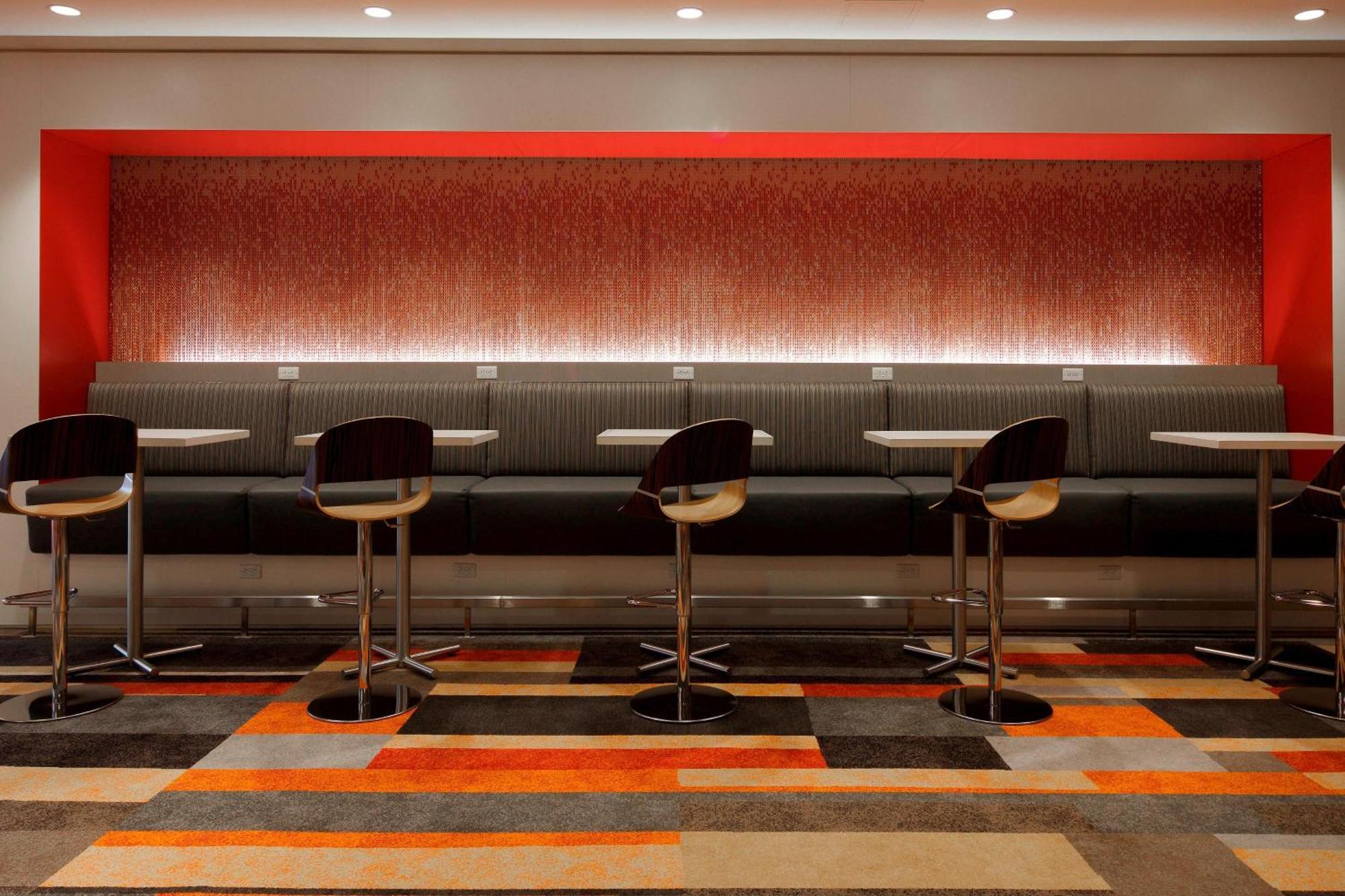 Delta Hotels by Marriott Beausejour Moncton Exteriör bild
